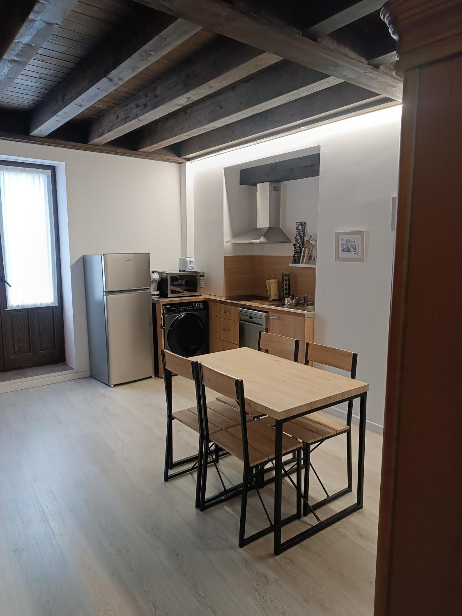 Apartamentos Turisticos Avila Puerta Del Puente 1-3 Exterior photo