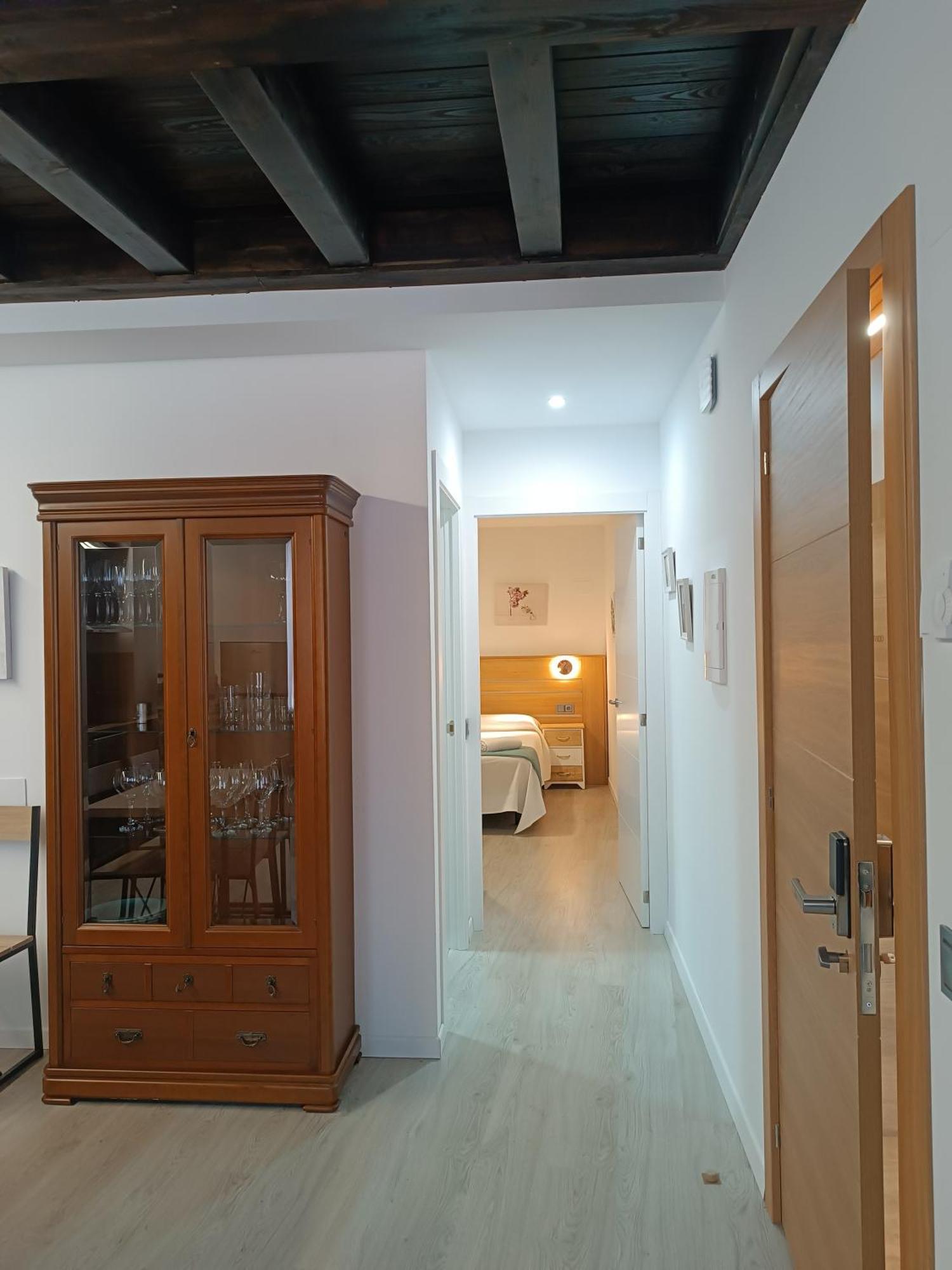 Apartamentos Turisticos Avila Puerta Del Puente 1-3 Exterior photo