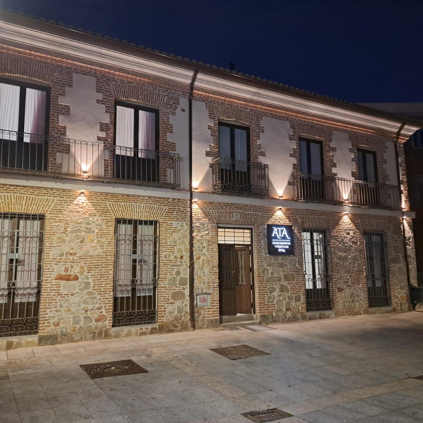 Apartamentos Turisticos Avila Puerta Del Puente 1-3 Exterior photo